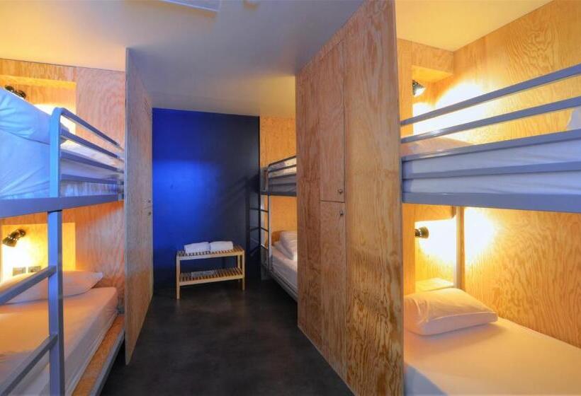 Bed in Shared Room with Shared Bathroom, Eklo Hotels Lille