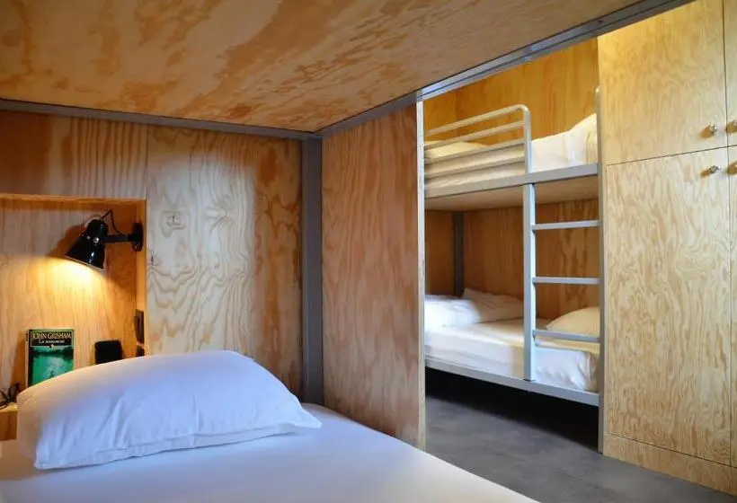 Bed in Shared Room with Shared Bathroom, Eklo Hotels Lille
