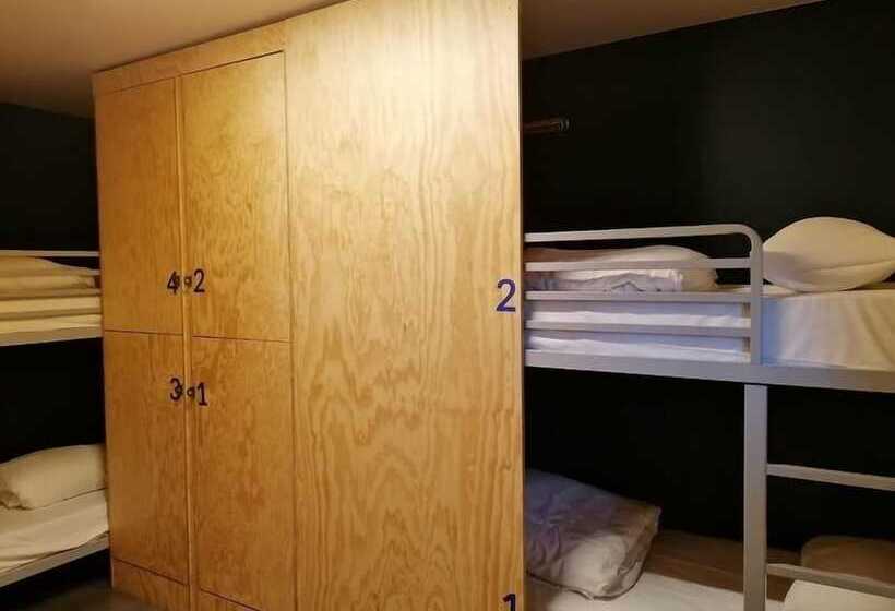 Кровать в Общей Комнате, Eklo Hotels Lille