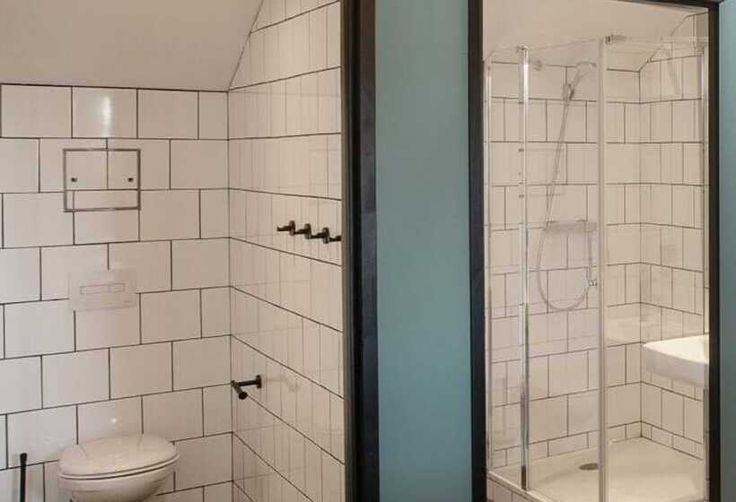تختخواب در اتاق مشترک, Eklo Hotels Lille