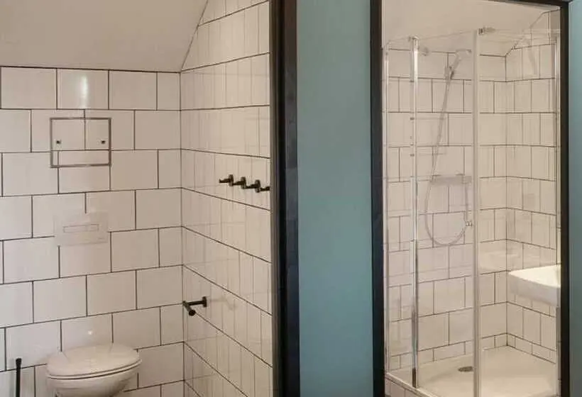 Vuode Makuusalissa, Eklo Hotels Lille