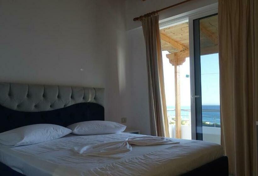 חדר דלוקס עם מרפסת נוף לים, Beach Restaurant Fabio