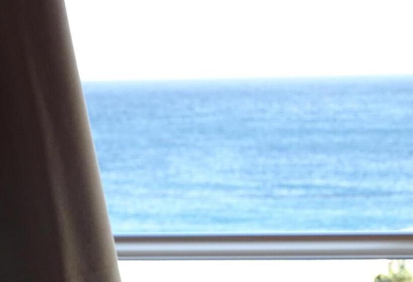 חדר דלוקס עם מרפסת נוף לים, Beach Restaurant Fabio