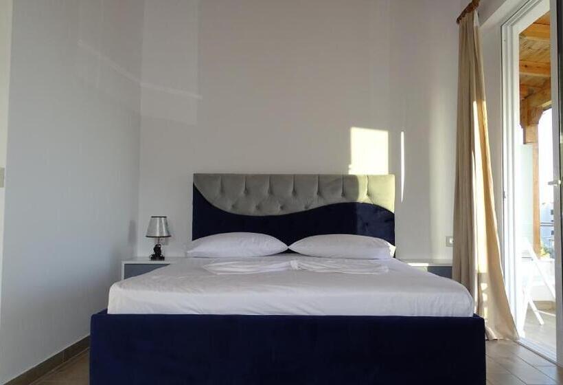 חדר דלוקס עם מרפסת נוף לים, Beach Restaurant Fabio