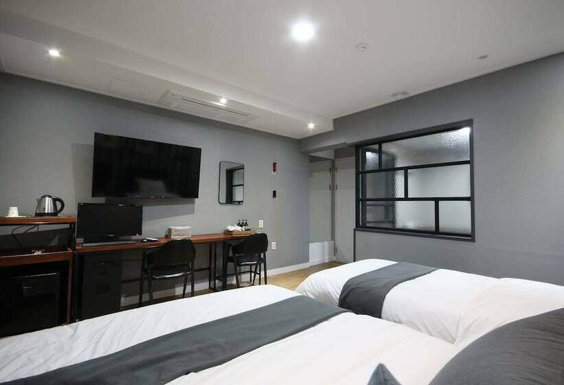 Номер Стандарт, Brown Dot Hotel Jinhae
