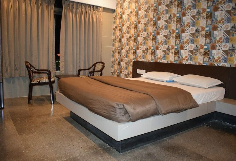 חדר דלוקס, Kansar Palace