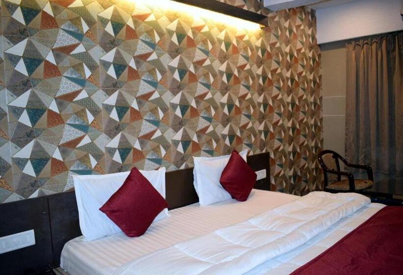 Номер Deluxe, Kansar Palace
