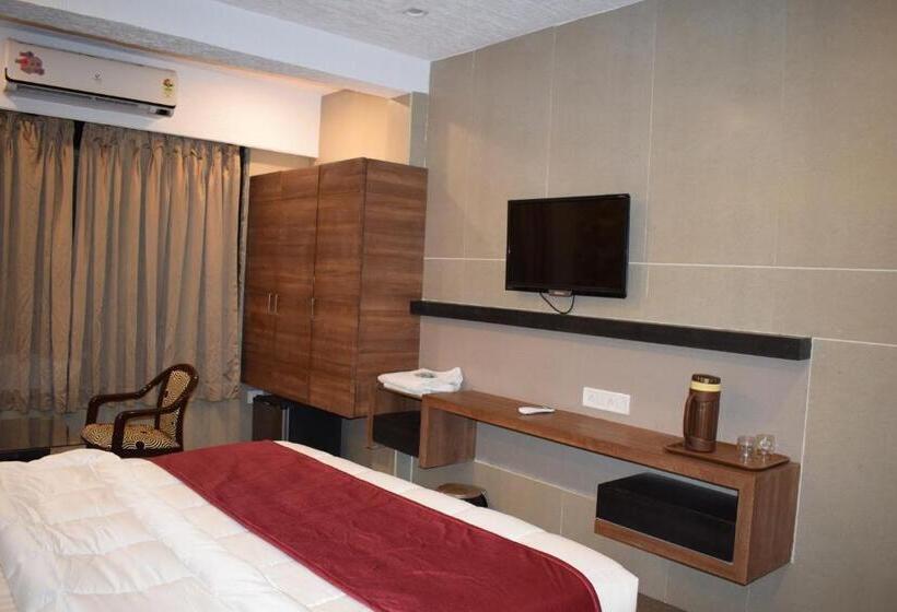 חדר דלוקס, Kansar Palace