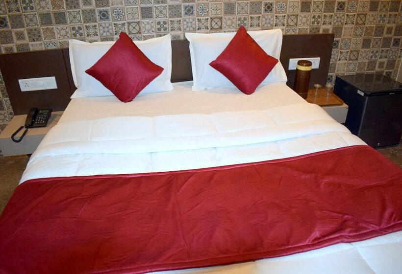 חדר דלוקס, Kansar Palace