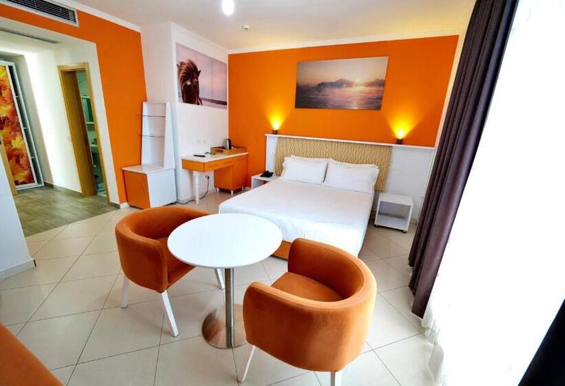 标准房带园景, Monaco & Garden