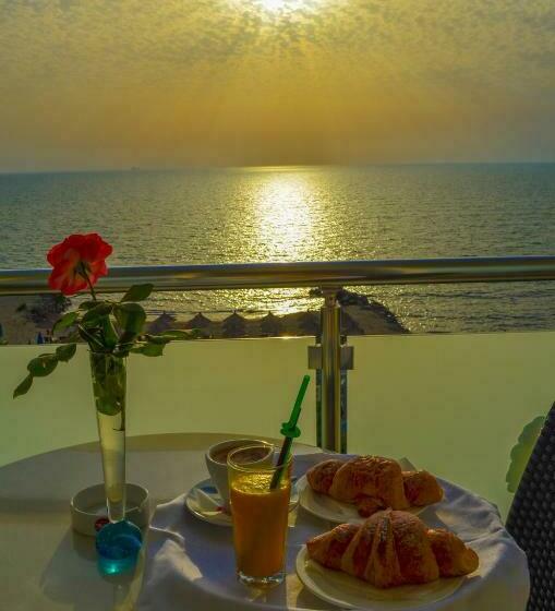 海景标准间带阳台, Monaco & Garden