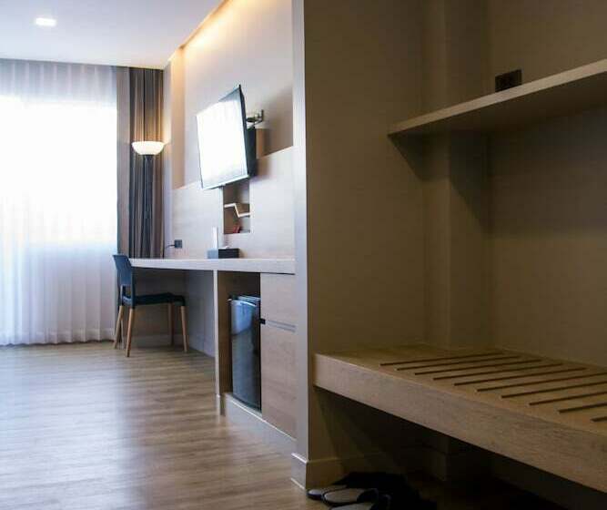 Номер Deluxe, Slive