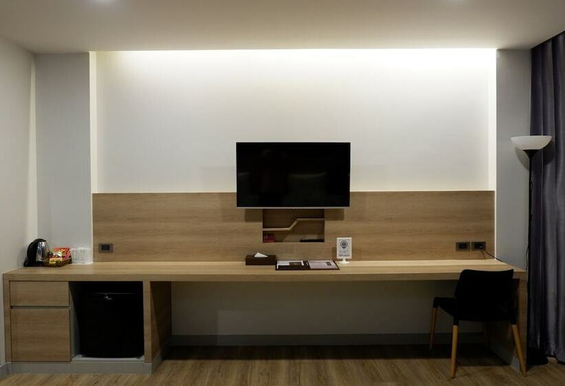 Номер Deluxe, Slive