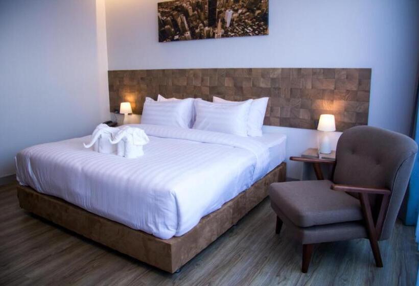 Номер Deluxe, Slive