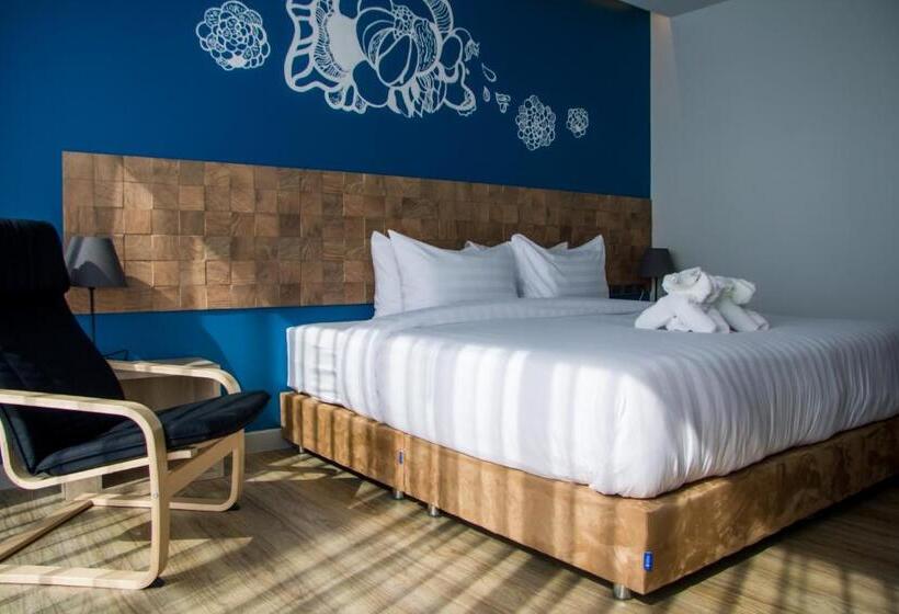 Номер Deluxe, Slive