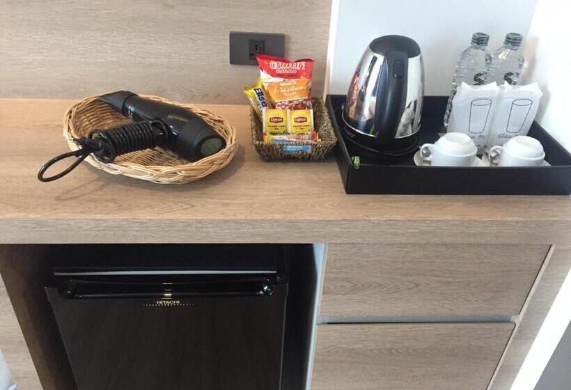 Номер Deluxe, Slive