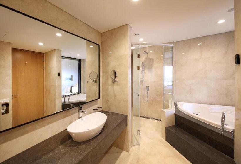 Suite, Midas Hotel & Resort