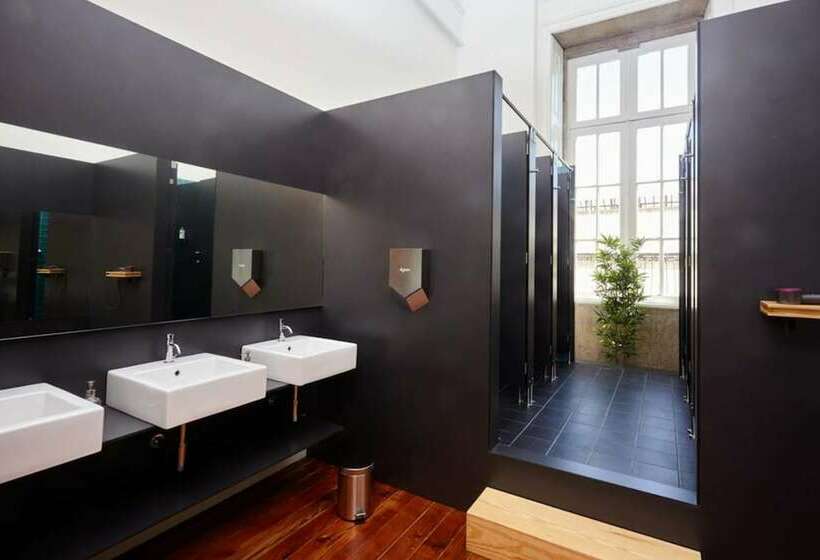 غرفة قياسية حمام مشترك, The Passenger Hostel