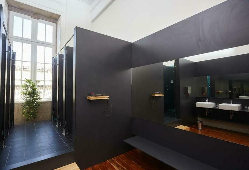 غرفة قياسية حمام مشترك, The Passenger Hostel