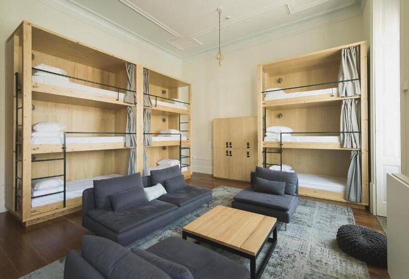 سرير فى غرفة مشتركه, The Passenger Hostel