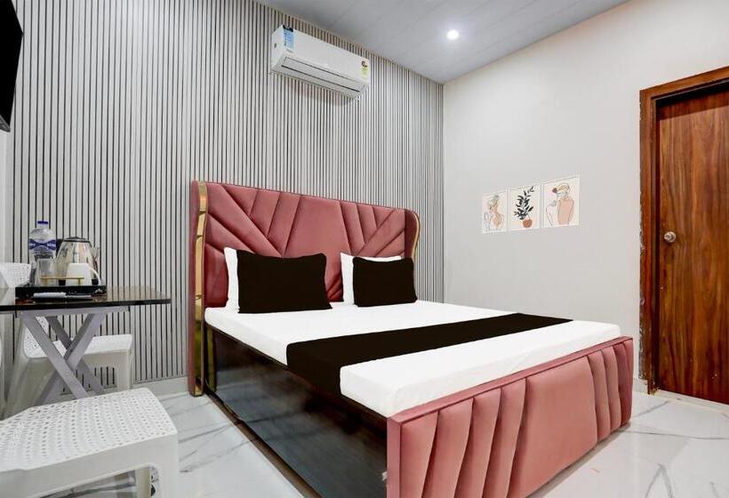 Üç Kişilik Klasik oda, Oyo Athiti Palace