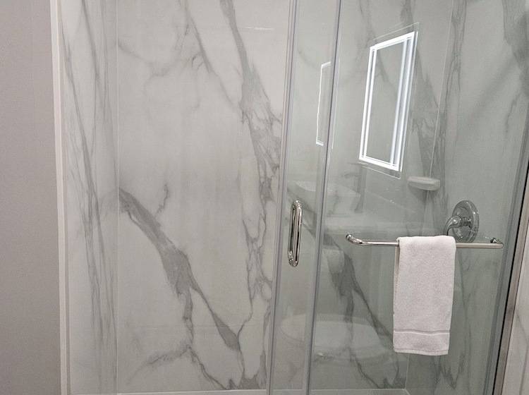 身障者適用スイートルーム, Quality Inn & Suites Columbia Harbison