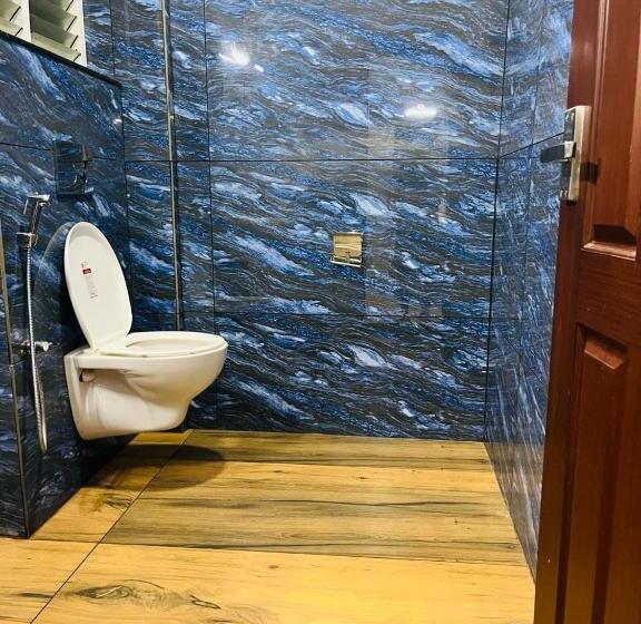 패밀리 룸, Aronic Beach