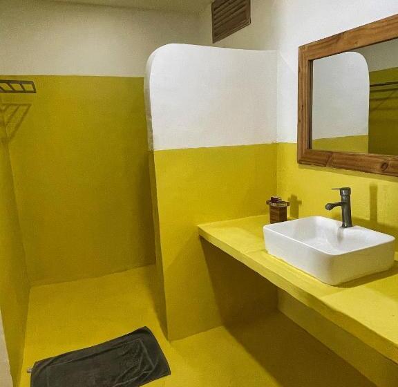 اتاق سه نفره دلوکس با چشم‌انداز دریا, Avo Boutique