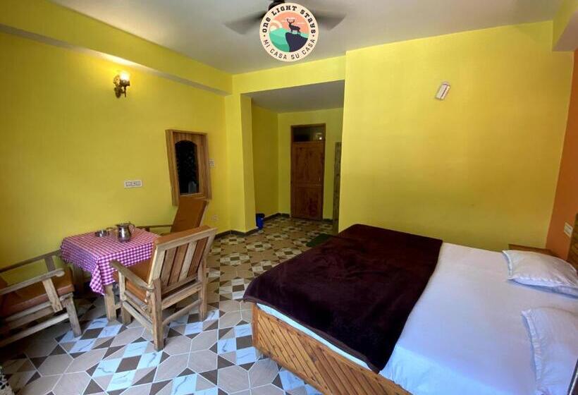 Номер Deluxe, Bhoj Hotel X One Light Stays