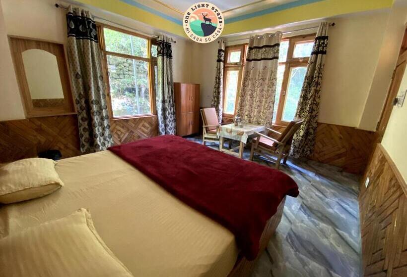 اتاق لوکس, Bhoj Hotel X One Light Stays