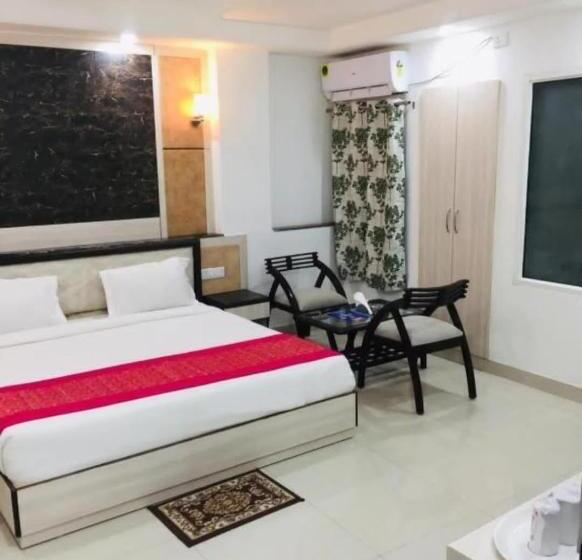 חדר סטנדרט עם מיטת קינג, Teo Grand Near Delhi Airport