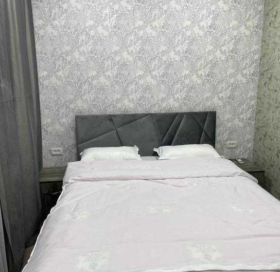 اتاق لوکس با بالکن, Dream Home