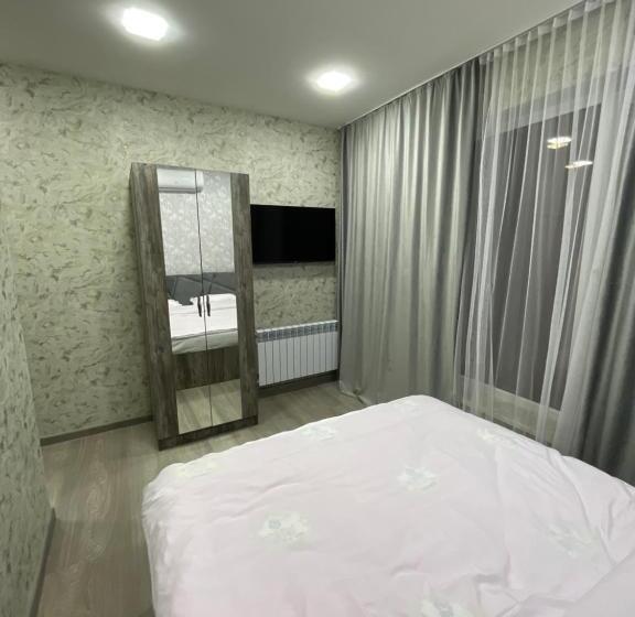 اتاق لوکس با بالکن, Dream Home