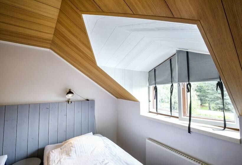 バス共有のスタンダードルーム, Villa Kemi