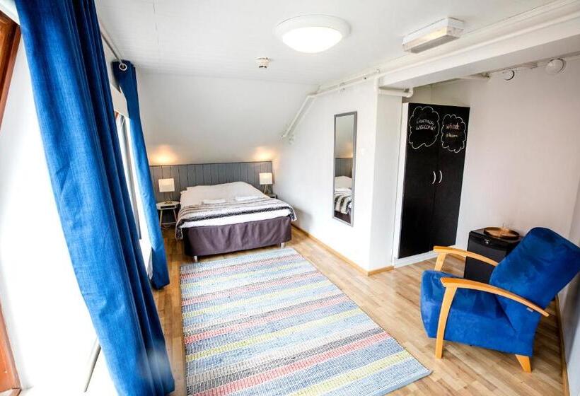 バス共有のスタンダードルーム, Villa Kemi