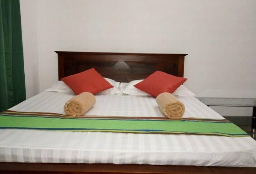 غرفة قياسية ثلاثية, Enrich Bungalow