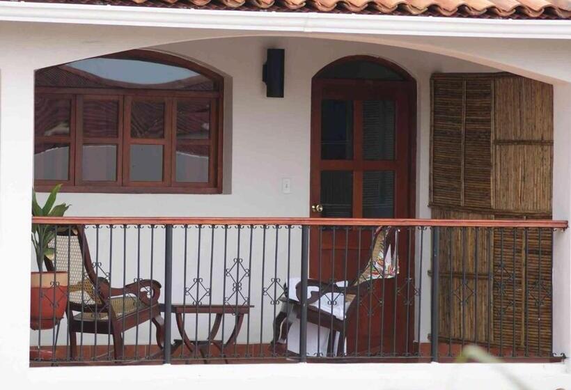 스탠다드 룸 킹사이즈 침대, Cacique Adiact