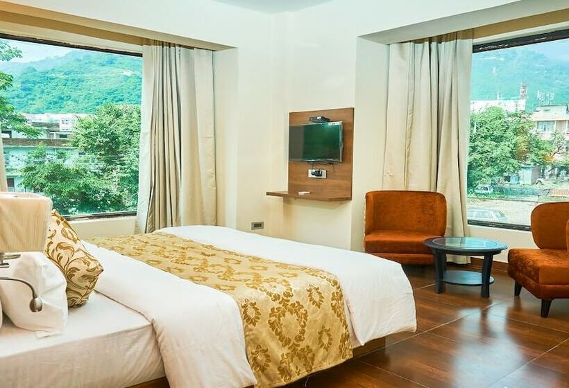 Семейный Номер, Ganpati Hotel Katra