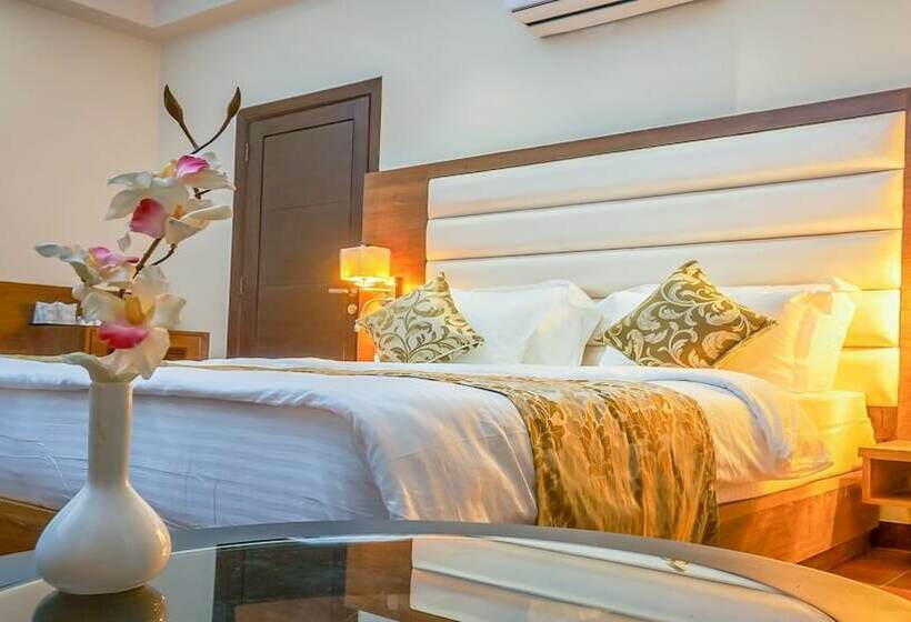 Семейный Номер, Ganpati Hotel Katra