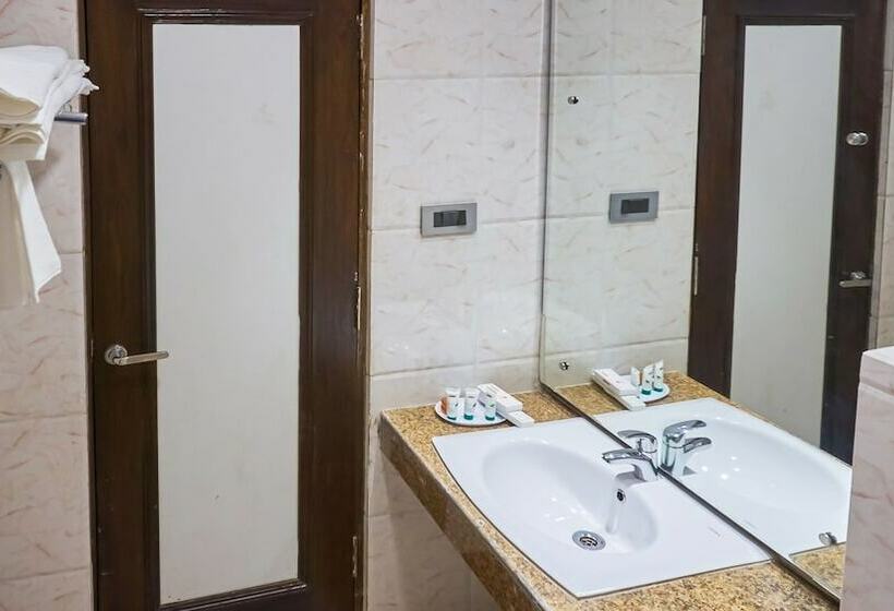 Семейный Номер, Ganpati Hotel Katra