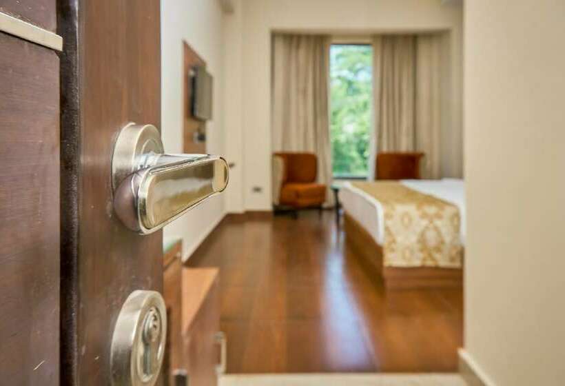 Номер Executive, Ganpati Hotel Katra