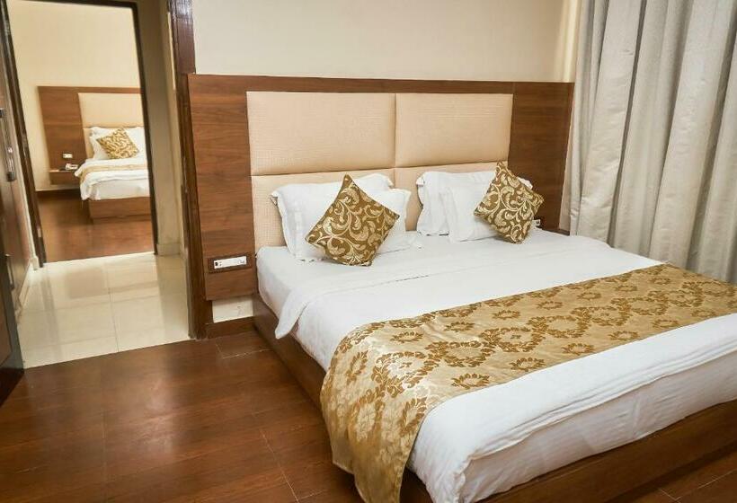 Номер Executive, Ganpati Hotel Katra