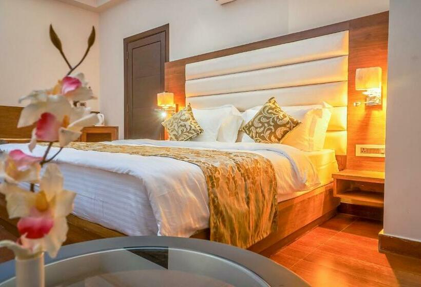 Номер Executive, Ganpati Hotel Katra