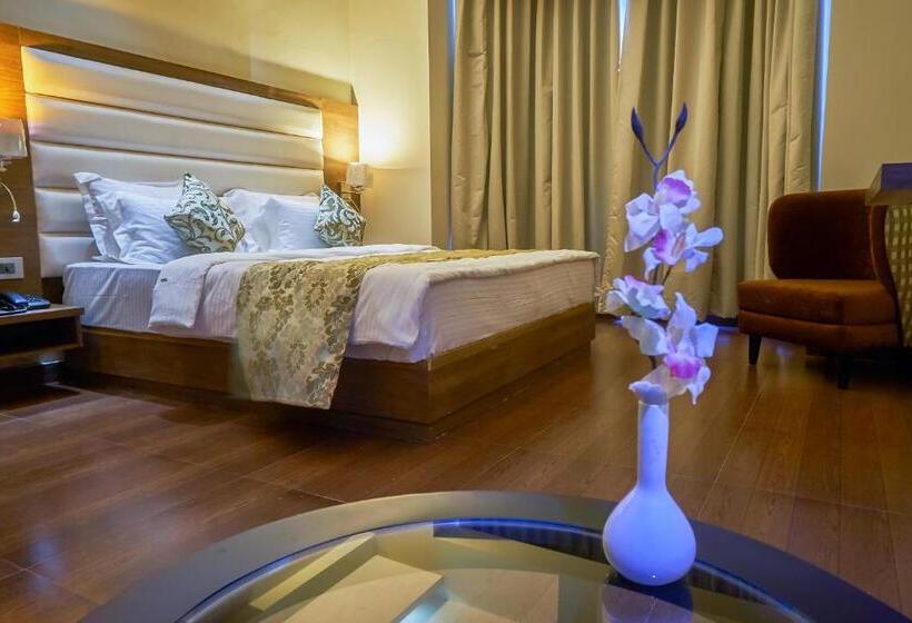 Семейный Номер, Ganpati Hotel Katra