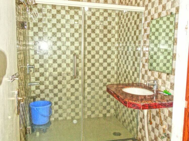 סוויטה, Garv Residencia Gaya