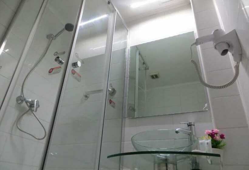 اتاق استاندارد یک نفره, Newen