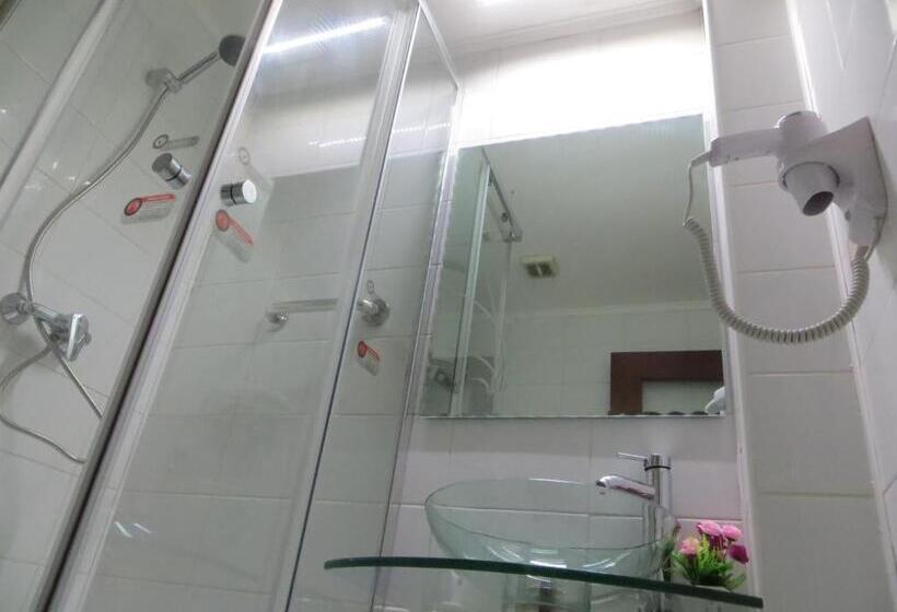 اتاق استاندارد سه نفره, Newen