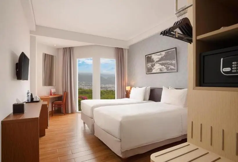 プールの見えるデラックスルーム, Swissbelinn Luwuk