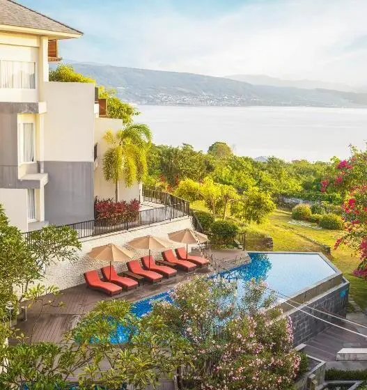 プールの見えるデラックスルーム, Swissbelinn Luwuk