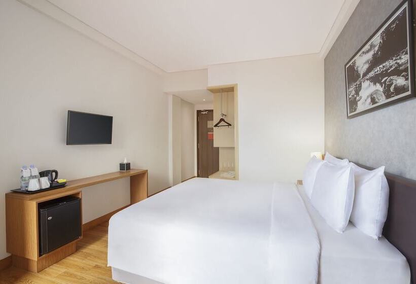 חדר דלוקס נוף לגינה, Swissbelinn Luwuk